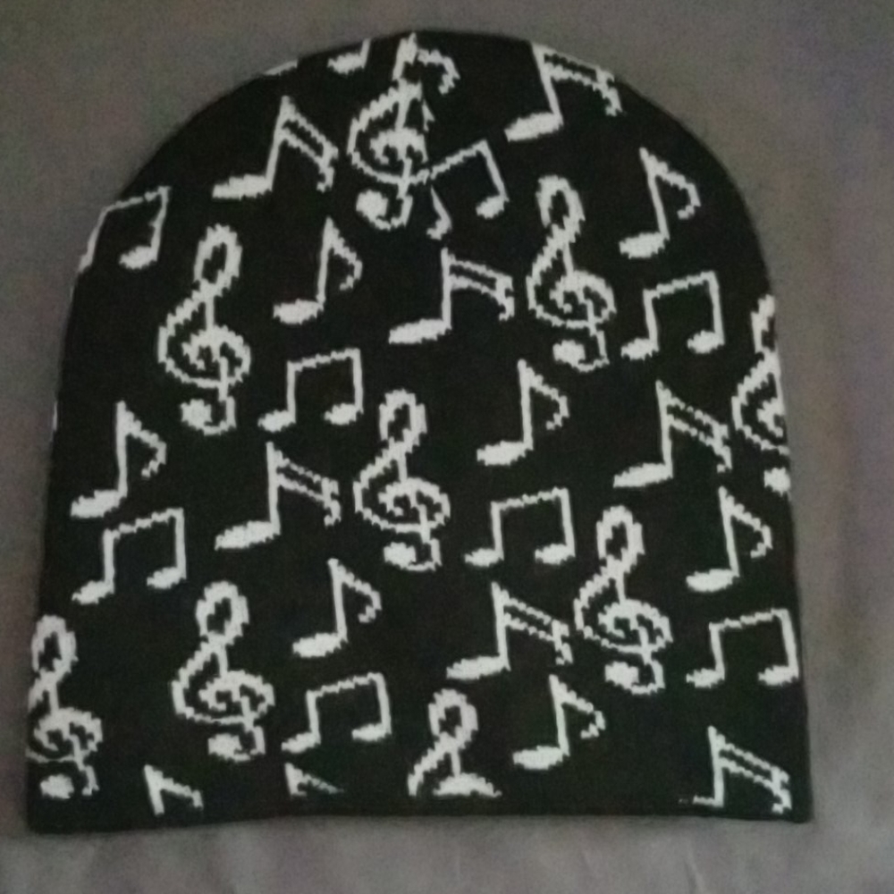 NWT black/white knit hat
